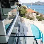 Emmari Luxury * Επίσκοπος