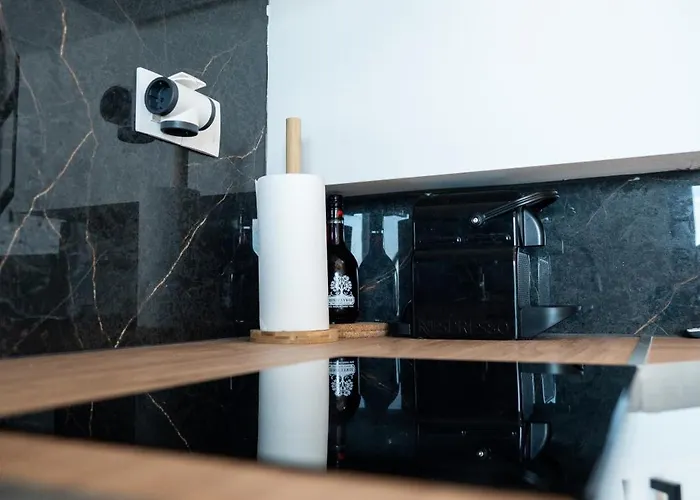 Emmari Luxury Episkopos